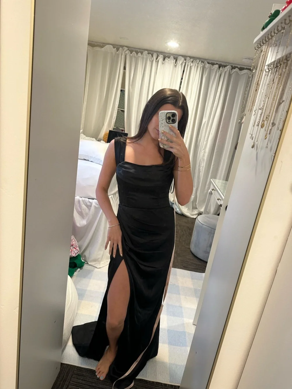 Lulu's Black One-Shoulder Evening Gown with High Slit - Picture 4 of 8